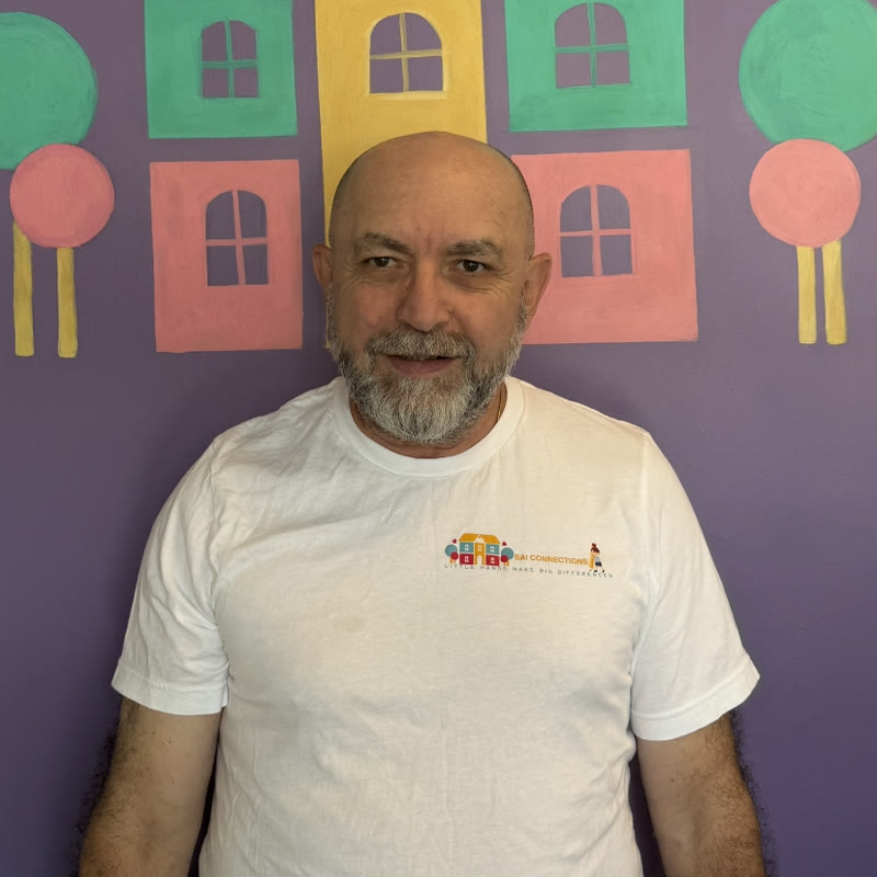 Vahram, Clay & Pottery Sculptor · Instructor at SAI Connections